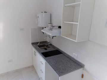 ALQUILER DE MONOAMBIENTE A ESTRENAR,  1° PISO