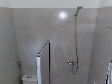 ALQUILER DE MONOAMBIENTE A ESTRENAR,  1° PISO