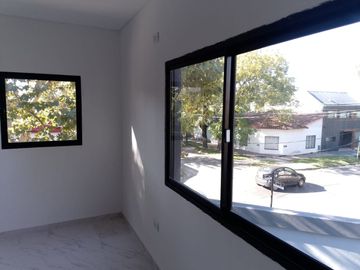 ALQUILER DE MONOAMBIENTE A ESTRENAR,  1° PISO