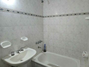 ALQUILER   LOMAS, DEPARTAMENTO 2 AMB Y  COCHERA