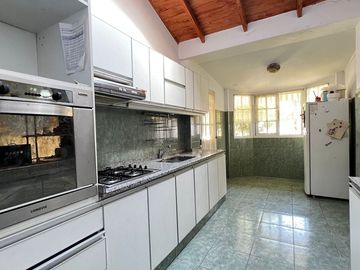 CASA 4 AMBIENTES EN VENTA LLAVALLOL MAS DEPTO 2AMB