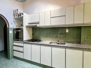 CASA 4 AMBIENTES EN VENTA LLAVALLOL MAS DEPTO 2AMB