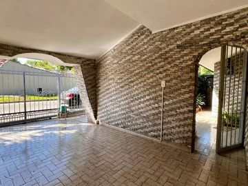 CASA 4 AMBIENTES EN VENTA LLAVALLOL MAS DEPTO 2AMB