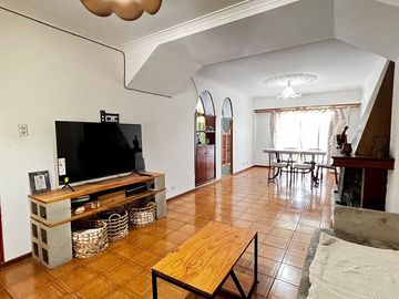 CASA 4 AMBIENTES EN VENTA LLAVALLOL MAS DEPTO 2AMB