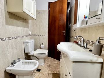 CASA 4 AMBIENTES EN VENTA LLAVALLOL MAS DEPTO 2AMB