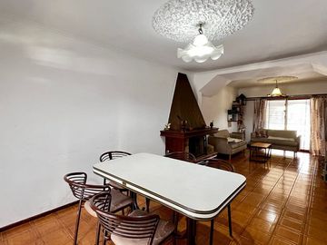 CASA 4 AMBIENTES EN VENTA LLAVALLOL MAS DEPTO 2AMB
