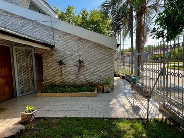 CASA 4 AMBIENTES EN VENTA LLAVALLOL MAS DEPTO 2AMB