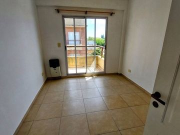 ALQUILER - Departamento 2 amb c/cochera - Victoria