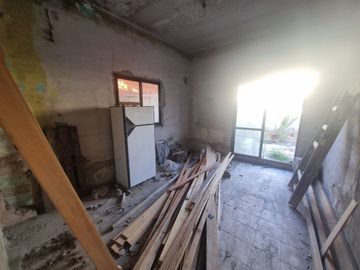 CASA 3 AMBIENTES VENTA LOMAS DE ZAMORA GARAGE PATI
