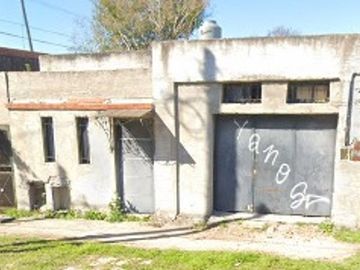 CASA 3 AMBIENTES VENTA LOMAS DE ZAMORA GARAGE PATI