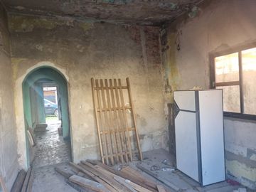 CASA 3 AMBIENTES VENTA LOMAS DE ZAMORA GARAGE PATI