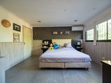 CASA EN VENTA FISHERTON 3 DORM PLAYROOM  Y GARAGE