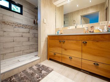 CASA EN VENTA FISHERTON 3 DORM PLAYROOM  Y GARAGE