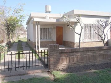 CASA EN VENTA CORREA 2 DORMITORIOS
