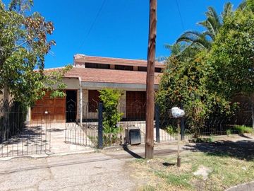 Venta de casa y galpón, Ruta 50, San Martín
