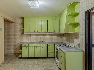 VTA 4 AMB FLORES SEMIPISO DEPEND COCHERA BAULERA
