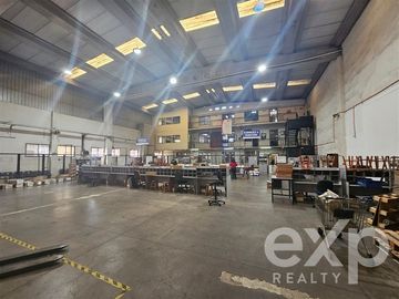 Industrial en Arriendo en Entre Portugal y Sierra Bella, Santiago