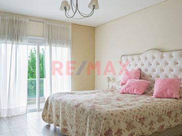 CASA VENTA 5 AMB EN TERRALAGOS CANNING CON PILETA