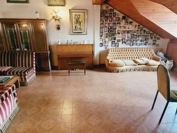 VENTA CASA 5 AMBIENTES PARQUE CHACABUCO PILETA