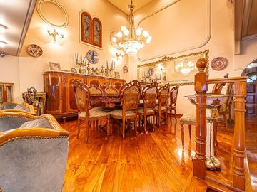 VENTA CASA 5 AMBIENTES PARQUE CHACABUCO PILETA