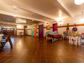 VENTA CASA 5 AMBIENTES PARQUE CHACABUCO PILETA
