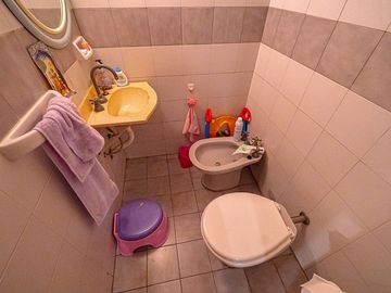 VENTA CASA 5 AMBIENTES PARQUE CHACABUCO PILETA