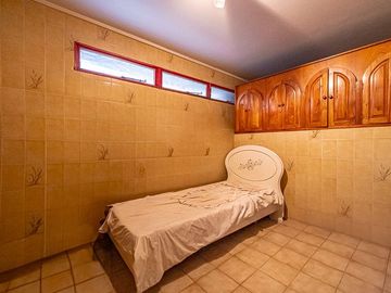 VENTA CASA 5 AMBIENTES PARQUE CHACABUCO PILETA