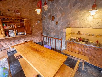VENTA CASA 5 AMBIENTES PARQUE CHACABUCO PILETA