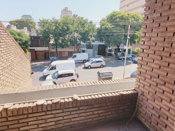 VENTA CASA 5 AMBIENTES PARQUE CHACABUCO PILETA