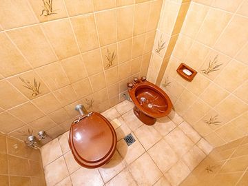 VENTA CASA 5 AMBIENTES PARQUE CHACABUCO PILETA