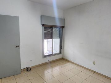PH Venta 2 ambientes Caseros patio sin expensas