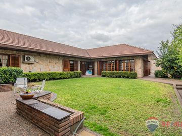 CASAS EN VENTA LA PLATA PARQUE Y PILETA