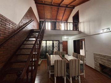 VENTA CASA 3 DORMITORIOS - BARRIO INDUSTRIAL