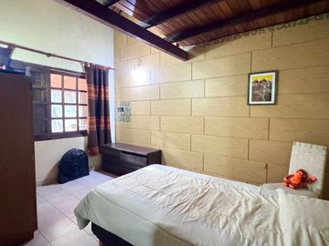 CASA EN  VENTA BARRIO LA ESMERALDA
