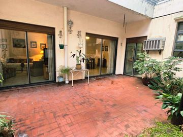 VENTA CASA CON TERRAZA PATIO Y COCHERA  FLORES