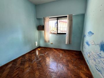 PH  4 amb al frente VENTA, con terraza en CASEROS