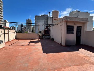 PH  4 amb al frente VENTA, con terraza en CASEROS