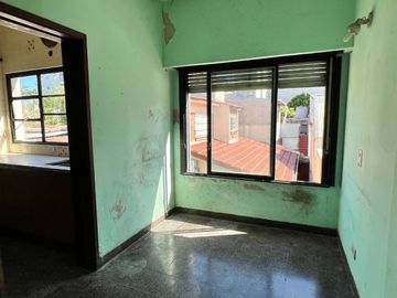 PH  4 amb al frente VENTA, con terraza en CASEROS
