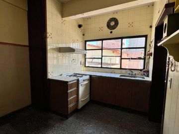 PH  4 amb al frente VENTA, con terraza en CASEROS