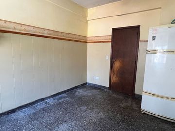 PH  4 amb al frente VENTA, con terraza en CASEROS