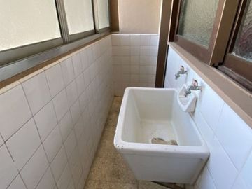 VENTA 3 AMB + DEPEND. BALCON, COCHERA Y BAULERA