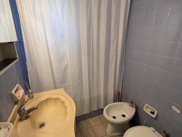 VENTA 3 AMB + DEPEND. BALCON, COCHERA Y BAULERA