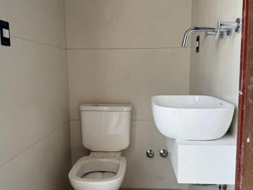 Venta Dep. 3 ambientes con patio en Colegiales