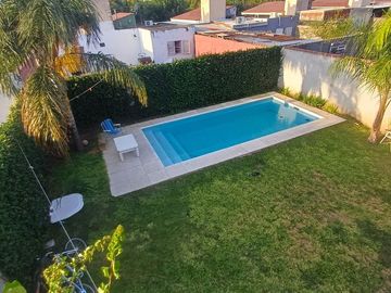 Venta Casa 3 Dormitorios con pileta Sta Isabel Cba