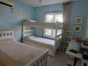Venta Casa 3 Dormitorios con pileta Sta Isabel Cba