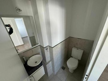 VENTA DEPTO  2  DORM FRENTE C/BALCON Y COCHERA opc