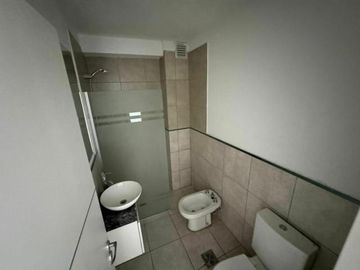 VENTA DEPTO  2  DORM FRENTE C/BALCON Y COCHERA opc