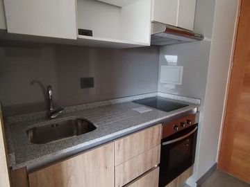 ARRIENDO HOME STUDIO SAN MARTIN 811 CON REFRIGERADOR