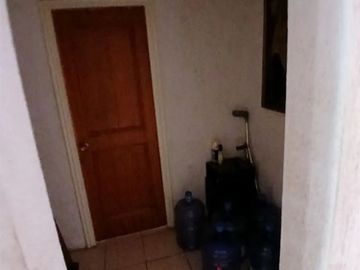 SE VENDE GRAN CASA DE 6 D 3 B, ESTAC Y SUBTE EN CERRO ALEGRE