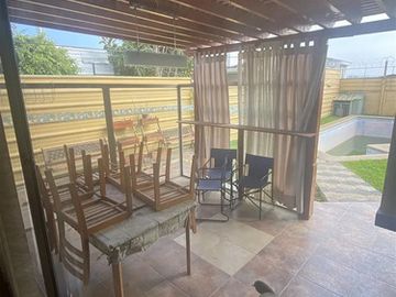 LINDA CASA EN VENTA  4HAB 3BA QUILPUÉ, 400 MTS, 155 UTILES